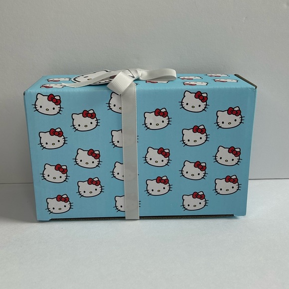 Hello Kitty Blue Sky Salt & Pepper Set, Unicorn, Colorful, Hand Painted, NEW! - Picture 2 of 4